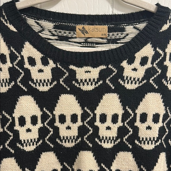 Black and Cream Skull Sweater - Picture 2 of 8